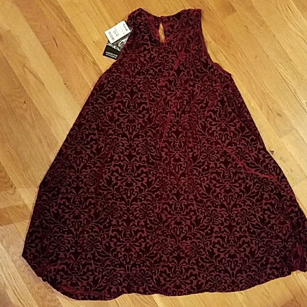 NWT burgundy velvety trapeze dress - Picture 2 of 8